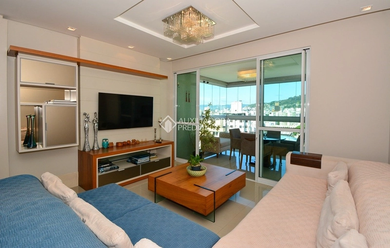 Apartamento de alto padrão próximo à Beira-Mar Norte | Vista para o mar | Centro de Florianópolis: 4ª foto da galeria de imagens do imóvel