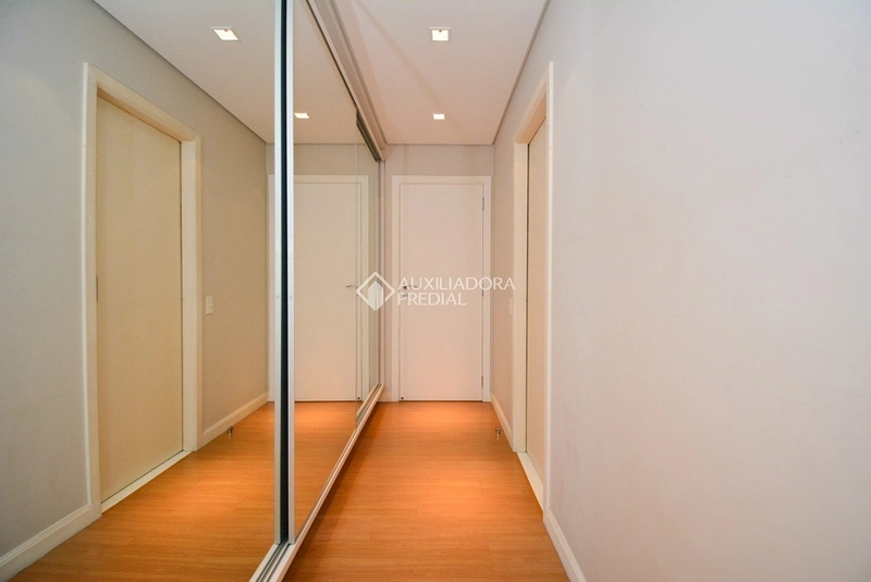 Apartamento de alto padrão próximo à Beira-Mar Norte | Vista para o mar | Centro de Florianópolis: 24ª foto da galeria de imagens do imóvel