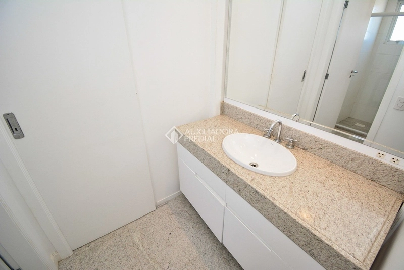 Apartamento de alto padrão próximo à Beira-Mar Norte | Vista para o mar | Centro de Florianópolis: 20ª foto da galeria de imagens do imóvel