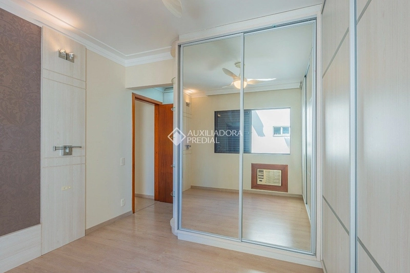 Apartamento 3 dormitórios com suíte no Centro de Florianópolis – 110 m², 2 vagas e sacada com churrasqueira: 23ª foto da galeria de imagens do imóvel