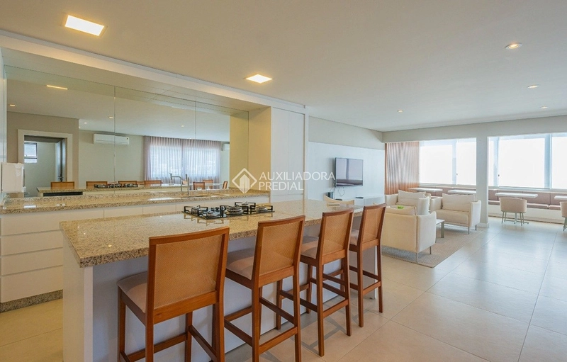Apartamento 3 dormitórios com suíte no Centro de Florianópolis – 110 m², 2 vagas e sacada com churrasqueira: 31ª foto da galeria de imagens do imóvel