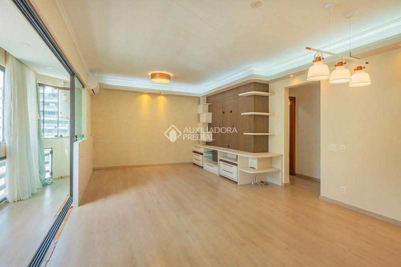 Apartamento 3 dormitórios com suíte no Centro de Florianópolis – 110 m², 2 vagas e sacada com churrasqueira: 5ª foto da galeria de imagens do imóvel