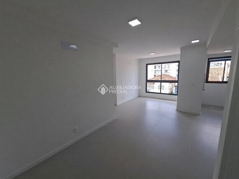 Apartamento para alugar no Centro de Florianópolis | 2 suítes | churrasqueira | vaga + hobby box: 12ª foto da galeria de imagens do imóvel