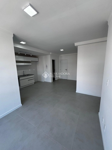 Apartamento para alugar no Centro de Florianópolis | 2 suítes | churrasqueira | vaga + hobby box: 6ª foto da galeria de imagens do imóvel