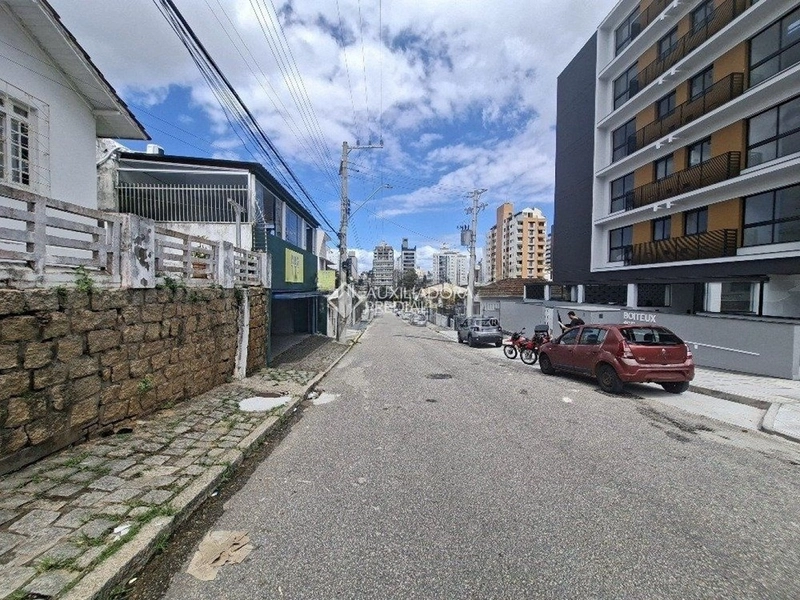 Apartamento para alugar no Centro de Florianópolis | 2 suítes | churrasqueira | vaga + hobby box: 26ª foto da galeria de imagens do imóvel