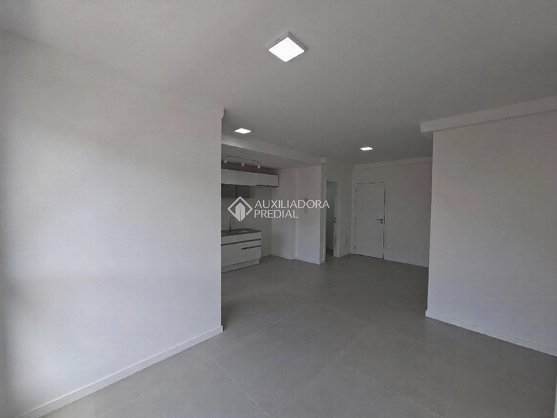 Apartamento para alugar no Centro de Florianópolis | 2 suítes | churrasqueira | vaga + hobby box: 2ª foto da galeria de imagens do imóvel