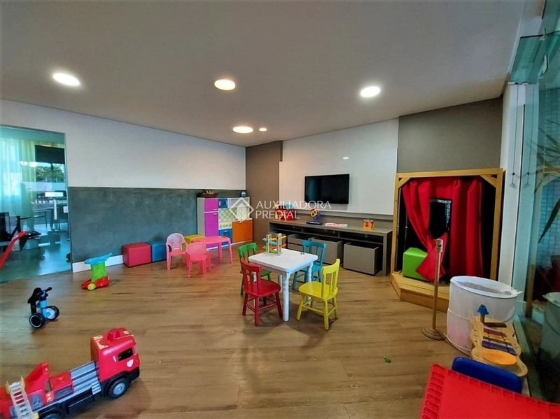 Apartamento 3 dormitórios com 2 suítes na Agronômica, a 50m da Beira-Mar Norte, 2 vagas + hobby box: 37ª foto da galeria de imagens do imóvel