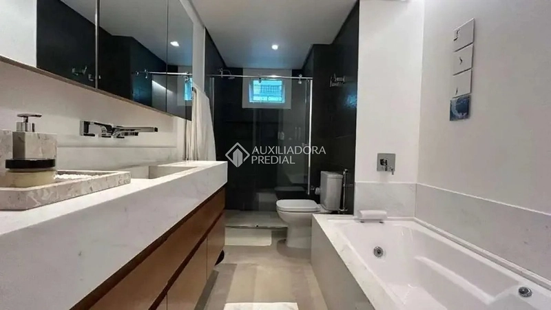 Apartamento 3 dormitórios com 2 suítes na Agronômica, a 50m da Beira-Mar Norte, 2 vagas + hobby box: 29ª foto da galeria de imagens do imóvel