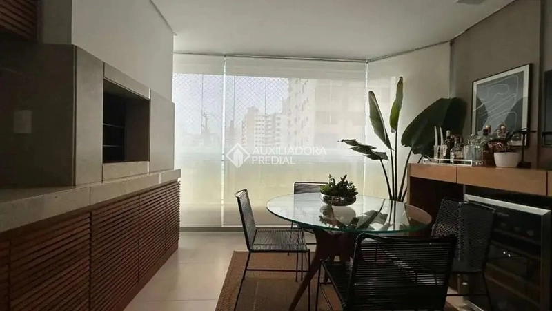 Apartamento 3 dormitórios com 2 suítes na Agronômica, a 50m da Beira-Mar Norte, 2 vagas + hobby box: 10ª foto da galeria de imagens do imóvel