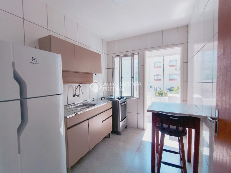 Apartamento mobiliado para alugar no Córrego Grande Florianópolis | 2 dormitórios | sacada | próximo à UFSC: 4ª foto da galeria de imagens do imóvel