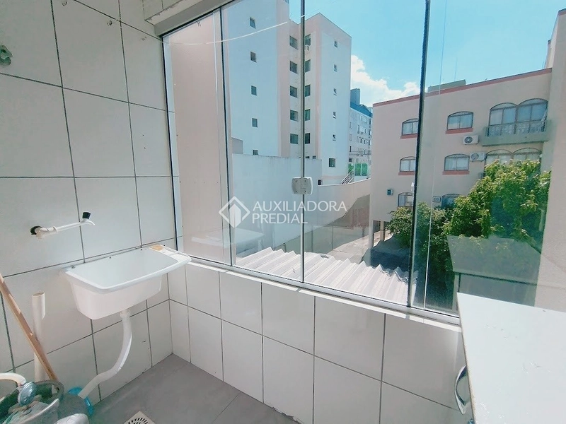 Apartamento mobiliado para alugar no Córrego Grande Florianópolis | 2 dormitórios | sacada | próximo à UFSC: 9ª foto da galeria de imagens do imóvel
