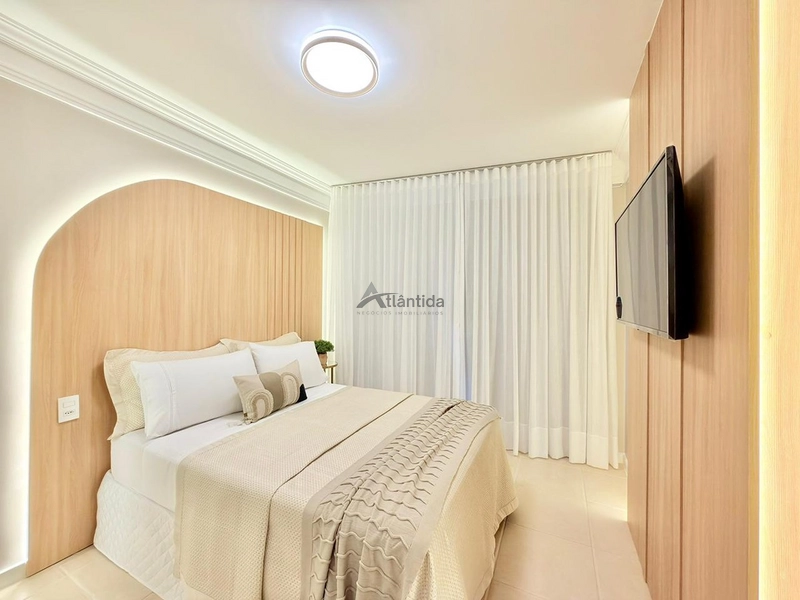 Apartamento de esquina no Centro de Capão da Canoa, com 3 dormitórios, sacada de frente, churrasqueira, vista eterna para o mar e serra, a apenas 1 quadra do mar.: 3ª foto da galeria de imagens do imóvel