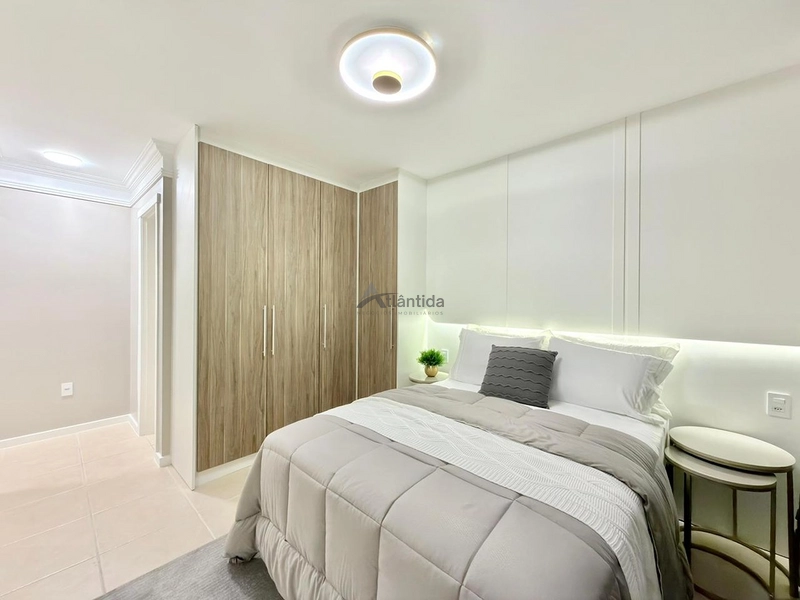 Apartamento de esquina no Centro de Capão da Canoa, com 3 dormitórios, sacada de frente, churrasqueira, vista eterna para o mar e serra, a apenas 1 quadra do mar.: 24ª foto da galeria de imagens do imóvel