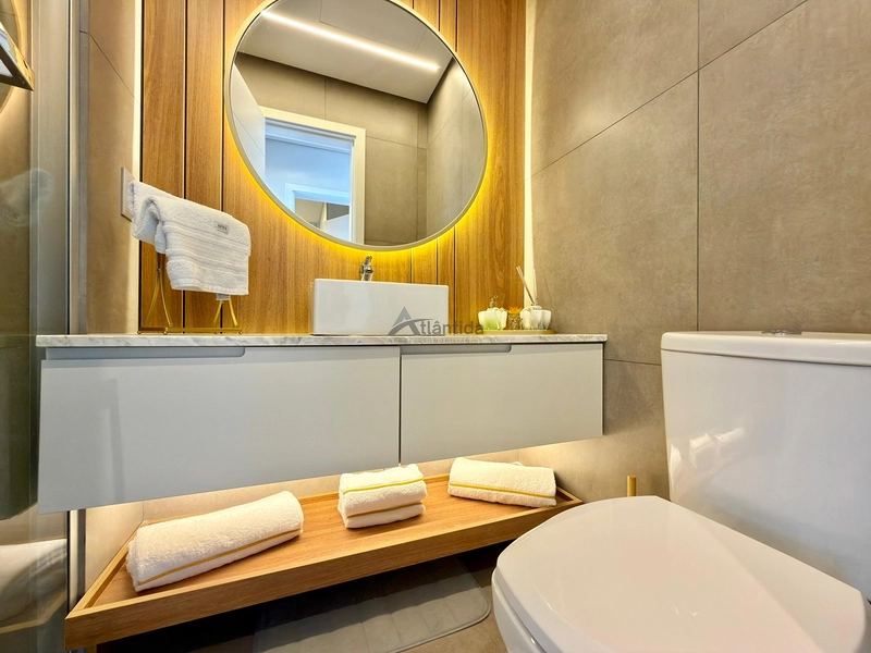 Apartamento no Livin Resort Atlântida com 2 dormitórios, sacada de frente com vista para o mar, mobiliado e decorado, climatização completa e box duplo.: 18ª foto da galeria de imagens do imóvel