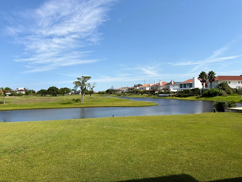 Casa no Condomínio Green Village com 4 suítes, lote de 902,70 m², mobiliada e decorada, com placas solares, vista para o lago e campo de golfe.: 23ª foto da galeria de imagens do imóvel