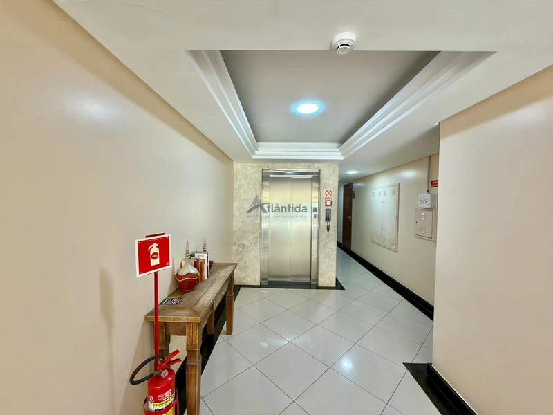 Apartamento de frente para a praça na Zona Nova, com 2 dormitórios, sacada de frente, sol da manhã, mobiliado e decorado, em edifício com infraestrutura completa.: 19ª foto da galeria de imagens do imóvel