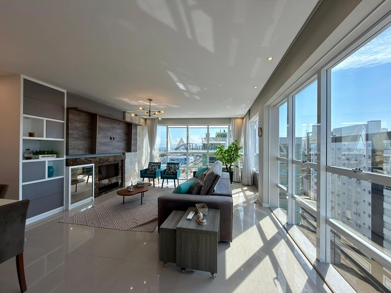 Apartamento na Zona Nova com vista para o mar, 146 m² privativos, 3 suítes, lareira, mobiliado e decorado, em edifício com piscina aquecida.: 8ª foto da galeria de imagens do imóvel