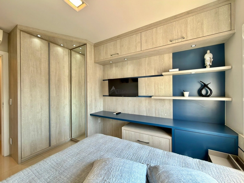 Apartamento na Zona Nova com vista para o mar, 146 m² privativos, 3 suítes, lareira, mobiliado e decorado, em edifício com piscina aquecida.: 21ª foto da galeria de imagens do imóvel