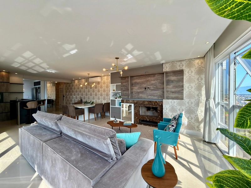 Apartamento na Zona Nova com vista para o mar, 146 m² privativos, 3 suítes, lareira, mobiliado e decorado, em edifício com piscina aquecida.: 13ª foto da galeria de imagens do imóvel