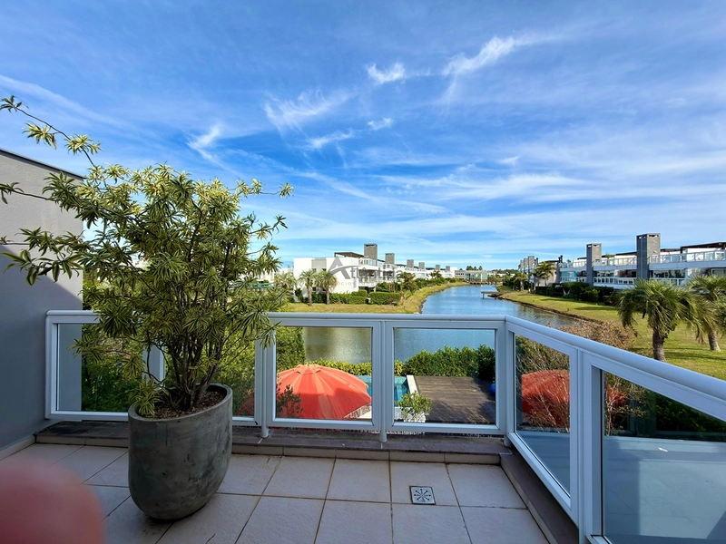 Casa mobiliada beira lago com piscina aquecida no Condomínio Rossi.: 31ª foto da galeria de imagens do imóvel
