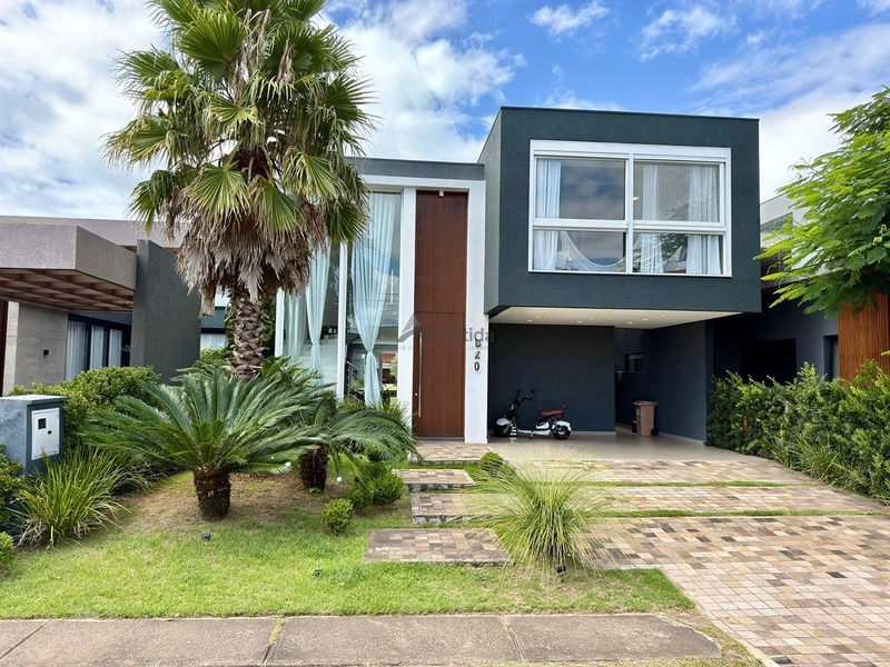 Sobrado beira lago no Capão Ilhas Resort com 350 m², 5 suítes, piscina, lareira, espaço gourmet, mobiliado e decorado, com vaga coberta para 2 carros.: 2ª foto da galeria de imagens do imóvel