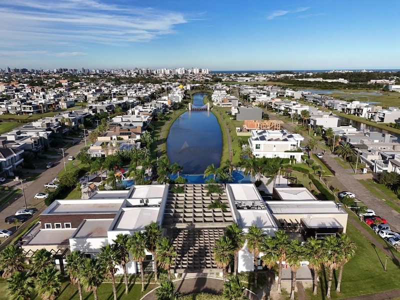 Sobrado beira lago no Capão Ilhas Resort com 350 m², 5 suítes, piscina, lareira, espaço gourmet, mobiliado e decorado, com vaga coberta para 2 carros.: 57ª foto da galeria de imagens do imóvel