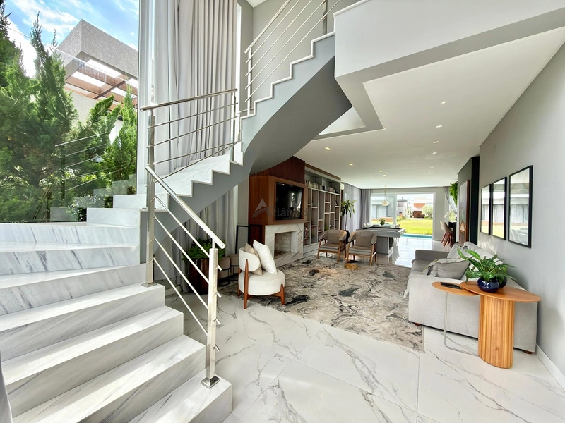 Sobrado beira lago no Capão Ilhas Resort com 350 m², 5 suítes, piscina, lareira, espaço gourmet, mobiliado e decorado, com vaga coberta para 2 carros.: 20ª foto da galeria de imagens do imóvel