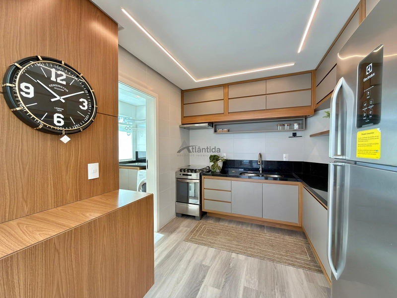 Apartamento em Navegantes com vista para o mar e serra, 3 dormitórios, home office, mobiliado, decorado, climatizado e com 2 boxes de garagem.: 2ª foto da galeria de imagens do imóvel