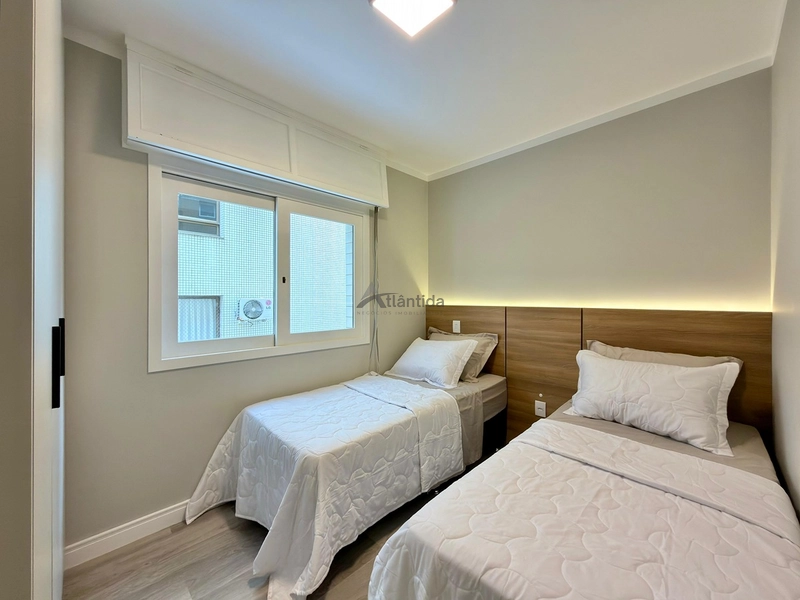 Apartamento amplo com 3 dormitórios, sacada de frente, mobiliado e decorado, com excelente posição solar e valor abaixo do mercado.: 21ª foto da galeria de imagens do imóvel
