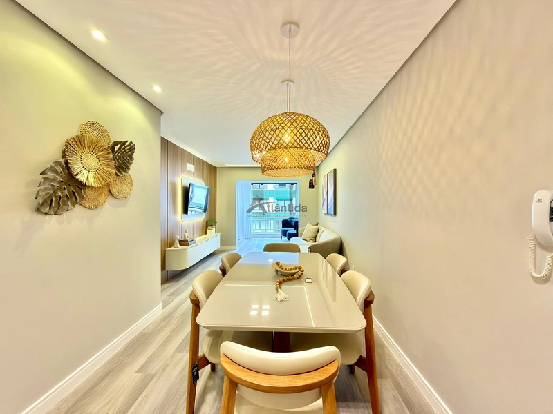 Apartamento amplo com 3 dormitórios, sacada de frente, mobiliado e decorado, com excelente posição solar e valor abaixo do mercado.: 6ª foto da galeria de imagens do imóvel