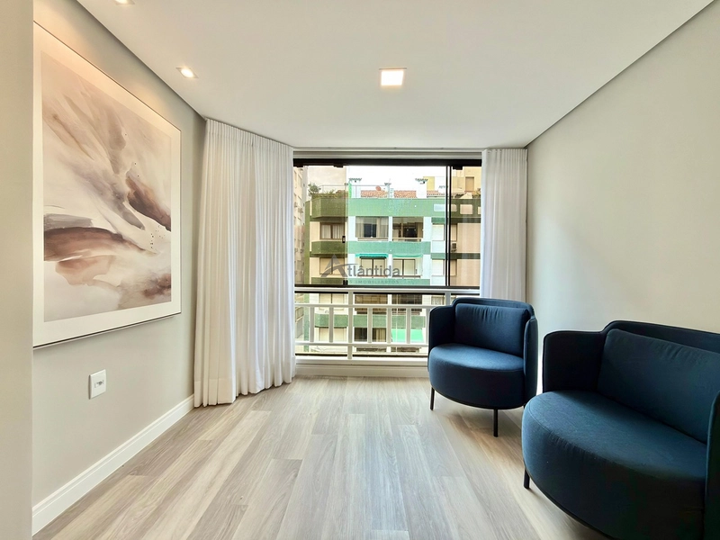 Apartamento amplo com 3 dormitórios, sacada de frente, mobiliado e decorado, com excelente posição solar e valor abaixo do mercado.: 8ª foto da galeria de imagens do imóvel