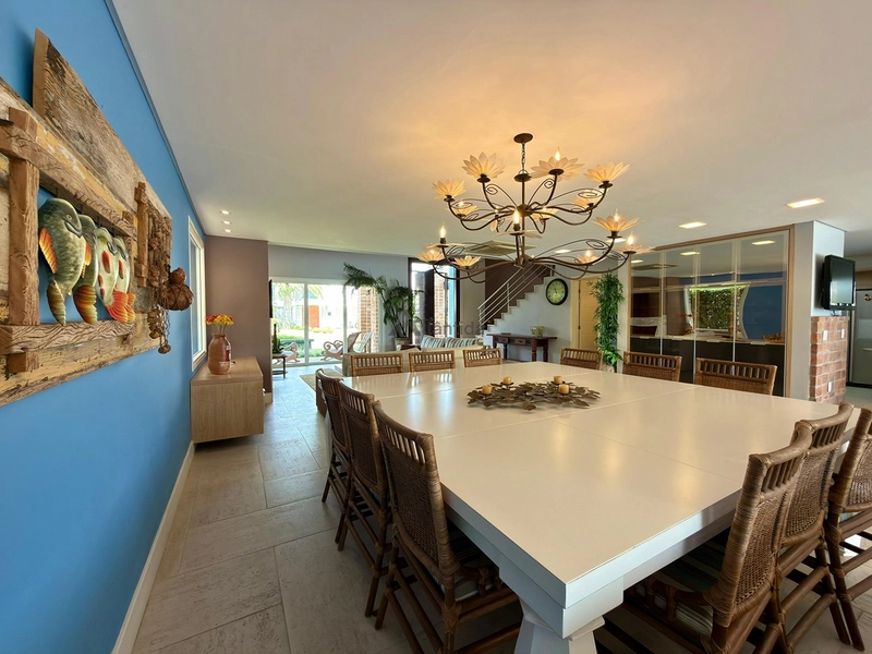 Sobrado beira lago no Bosques de Atlântida com 399 m², 5 suítes, piscina em concreto, living com 5 ambientes e acabamento de alto padrão.: 16ª foto da galeria de imagens do imóvel