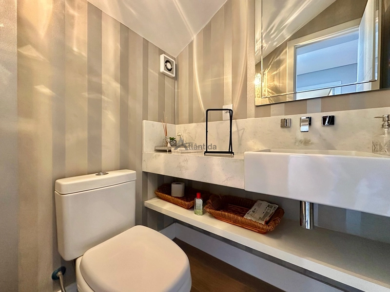 Casa no Condomínio Carmel com 215 m², 3 suítes, ambientes integrados, cortinas automatizadas e excelente localização na Avenida Central de Atlântida.: 21ª foto da galeria de imagens do imóvel