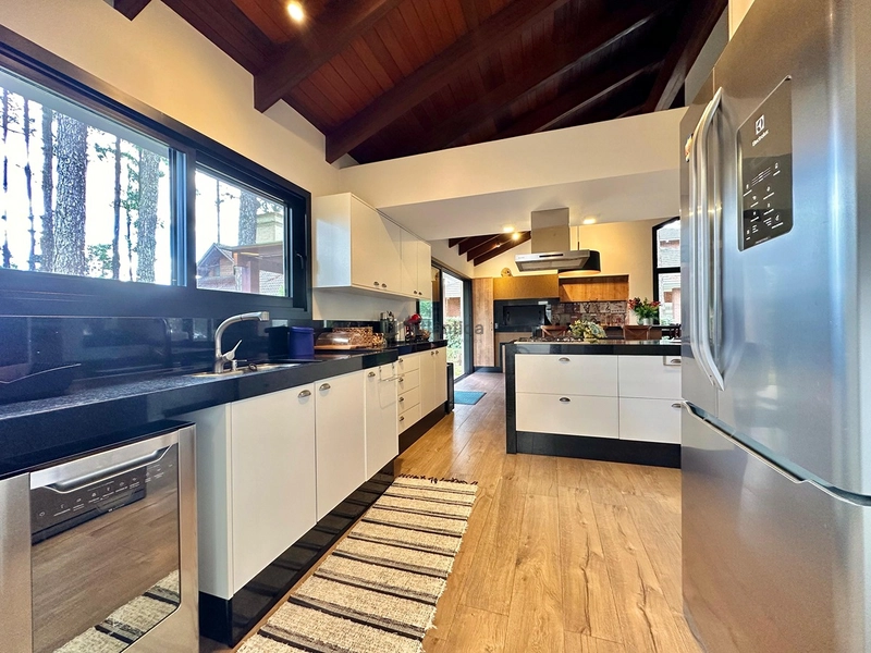 Casa no Condomínio Carmel com 215 m², 3 suítes, ambientes integrados, cortinas automatizadas e excelente localização na Avenida Central de Atlântida.: 17ª foto da galeria de imagens do imóvel