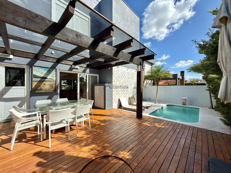 Sobrado frente lago no Condomínio Las Palmas com 280 m², 3 suítes, piscina aquecida, living integrado, mobiliado e decorado, em condomínio com infraestrutura completa.: 30ª foto da galeria de imagens do imóvel