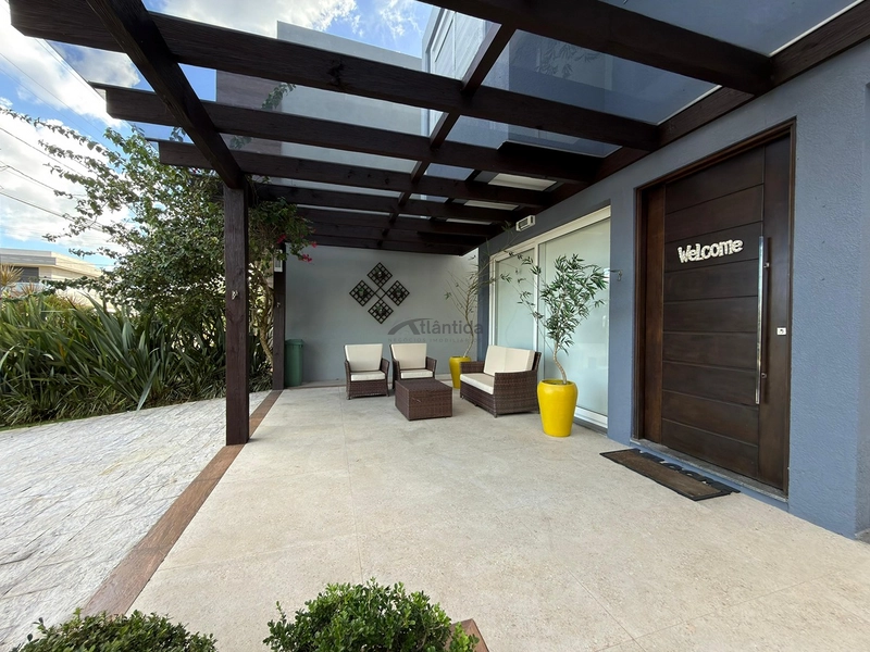 Sobrado frente lago no Condomínio Las Palmas com 280 m², 3 suítes, piscina aquecida, living integrado, mobiliado e decorado, em condomínio com infraestrutura completa.: 19ª foto da galeria de imagens do imóvel