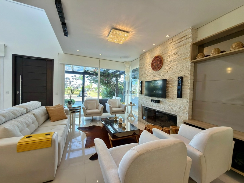 Sobrado frente lago no Condomínio Las Palmas com 280 m², 3 suítes, piscina aquecida, living integrado, mobiliado e decorado, em condomínio com infraestrutura completa.: 37ª foto da galeria de imagens do imóvel