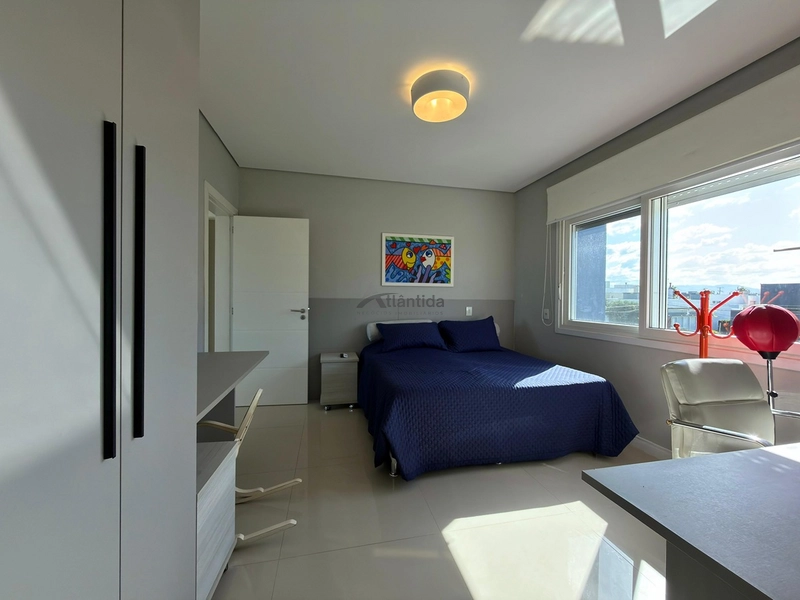 Sobrado frente lago no Condomínio Las Palmas com 280 m², 3 suítes, piscina aquecida, living integrado, mobiliado e decorado, em condomínio com infraestrutura completa.: 17ª foto da galeria de imagens do imóvel