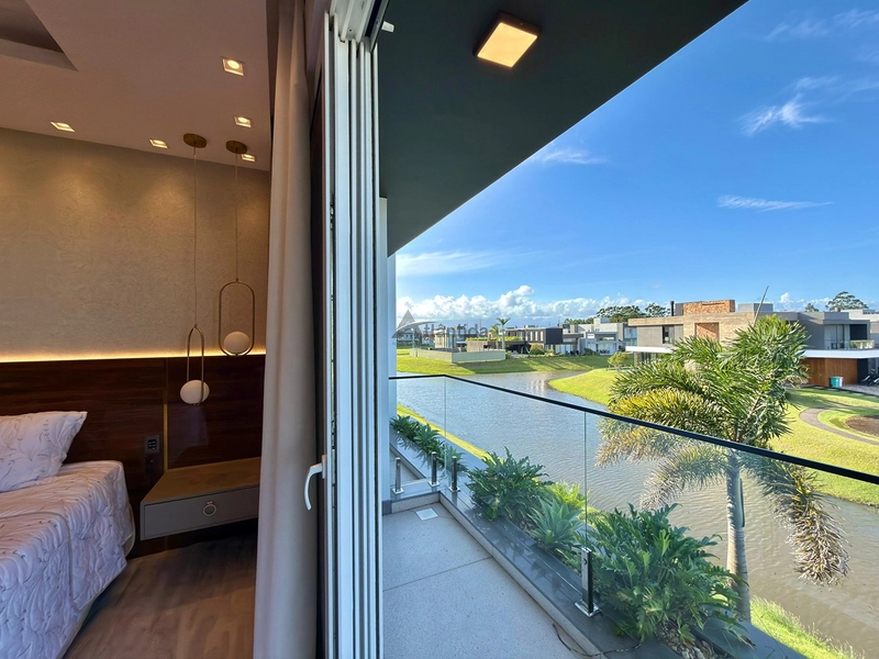 Casa beira lago no Capão Ilhas Resort com 350 m², 4 suítes, sala de cinema, piscina de concreto, automação e excelente vista para o lago.: 13ª foto da galeria de imagens do imóvel
