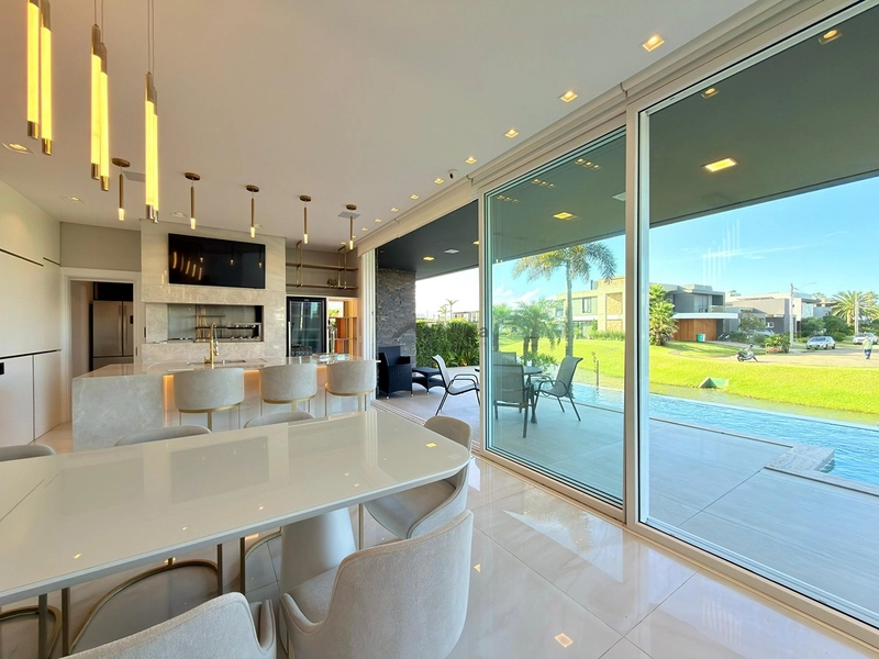 Casa beira lago no Capão Ilhas Resort com 350 m², 4 suítes, sala de cinema, piscina de concreto, automação e excelente vista para o lago.: 53ª foto da galeria de imagens do imóvel