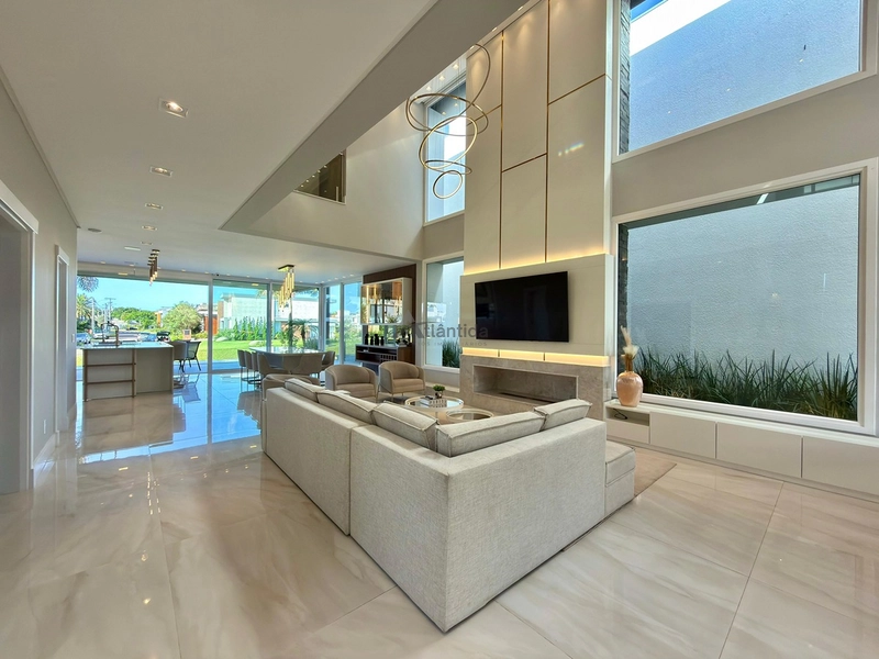 Casa beira lago no Capão Ilhas Resort com 350 m², 4 suítes, sala de cinema, piscina de concreto, automação e excelente vista para o lago.: 49ª foto da galeria de imagens do imóvel