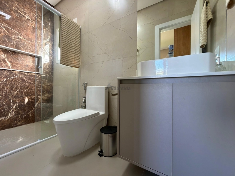Casa térrea mobiliada no Allure Xangri-Lá com 4 suítes, living com lareira e automação nas cortinas e persianas.: 32ª foto da galeria de imagens do imóvel