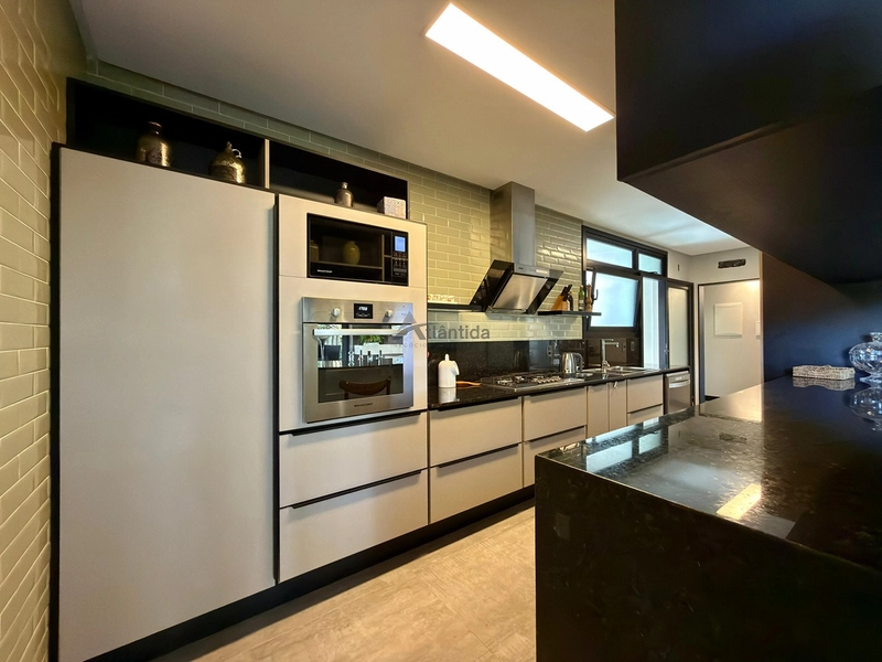 Sobrado no Condomínio A Beira Mar com 423 m², 5 suítes, living em 4 ambientes com pé-direito duplo, espaço gourmet e totalmente mobiliado e decorado.: 19ª foto da galeria de imagens do imóvel