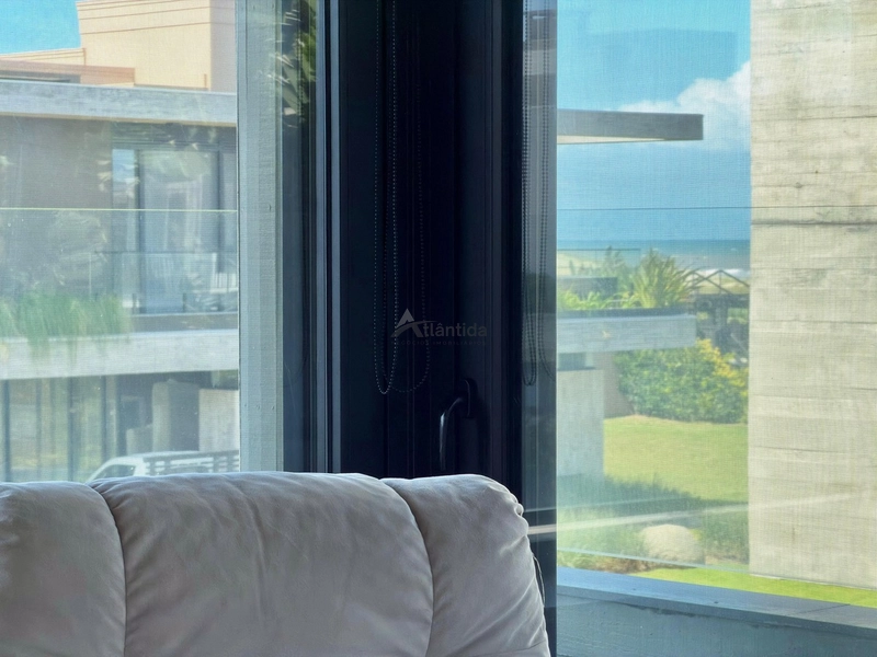 Sobrado no Condomínio A Beira Mar com 423 m², 5 suítes, living em 4 ambientes com pé-direito duplo, espaço gourmet e totalmente mobiliado e decorado.: 6ª foto da galeria de imagens do imóvel