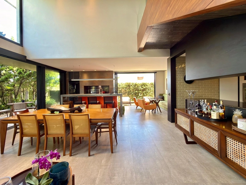 Sobrado no Condomínio A Beira Mar com 423 m², 5 suítes, living em 4 ambientes com pé-direito duplo, espaço gourmet e totalmente mobiliado e decorado.: 46ª foto da galeria de imagens do imóvel