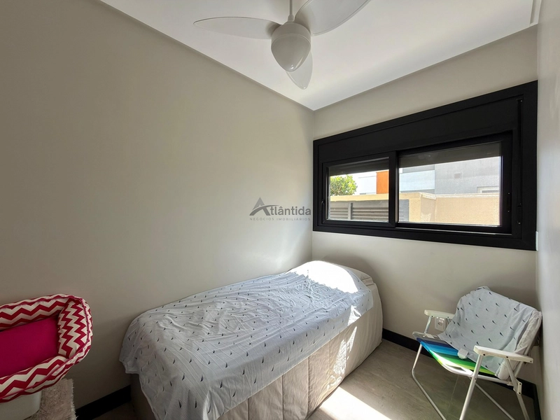 Sobrado no Condomínio A Beira Mar com 423 m², 5 suítes, living em 4 ambientes com pé-direito duplo, espaço gourmet e totalmente mobiliado e decorado.: 23ª foto da galeria de imagens do imóvel