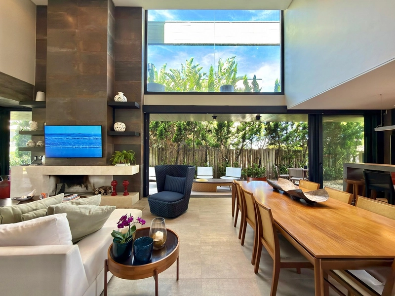 Sobrado no Condomínio A Beira Mar com 423 m², 5 suítes, living em 4 ambientes com pé-direito duplo, espaço gourmet e totalmente mobiliado e decorado.: 44ª foto da galeria de imagens do imóvel