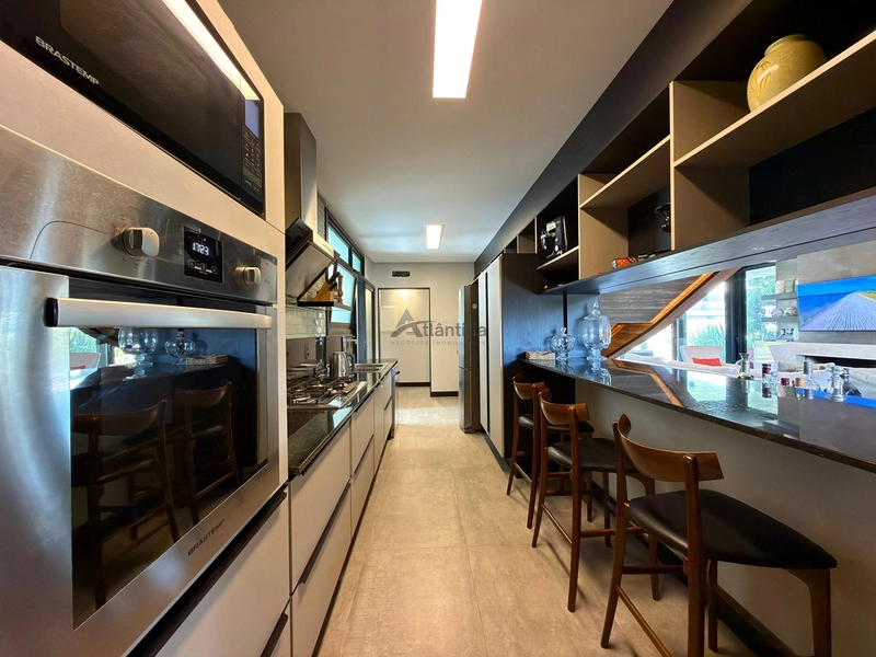 Sobrado no Condomínio A Beira Mar com 423 m², 5 suítes, living em 4 ambientes com pé-direito duplo, espaço gourmet e totalmente mobiliado e decorado.: 20ª foto da galeria de imagens do imóvel