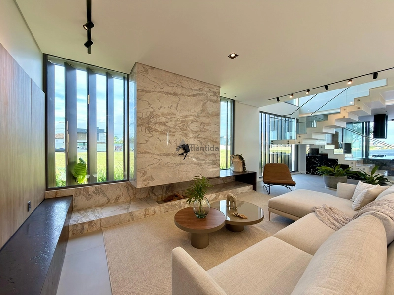 Sobrado no Amare Home Resort com 357,35 m², 5 suítes, piscina de concreto, espaço gourmet, mobiliário assinado e acabamentos de alto padrão em um dos condomínios mais completos do litoral.: 6ª foto da galeria de imagens do imóvel