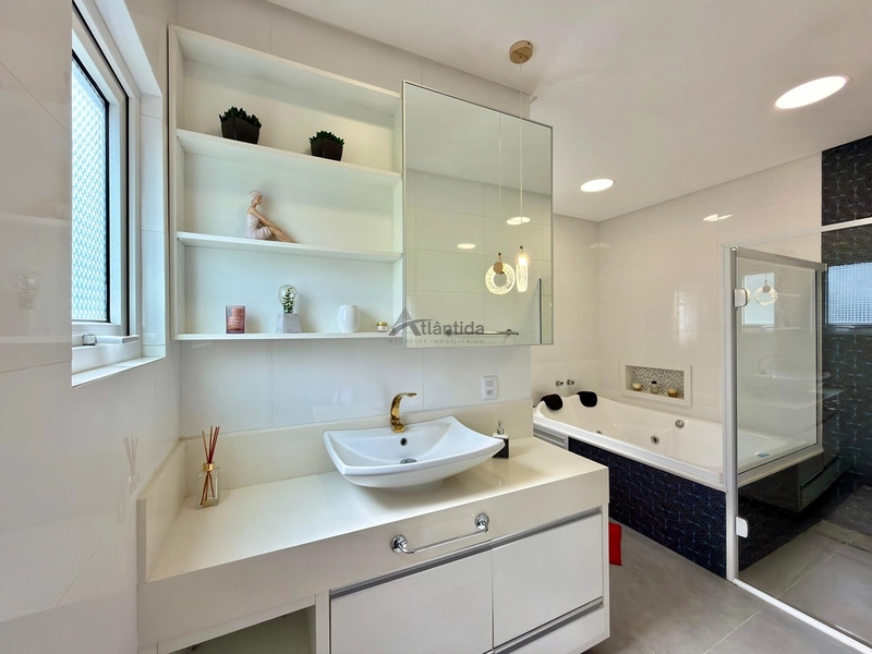 Casa no Condomínio Lagoa do Passo com 370 m², 6 dormitórios, piscina, living com lareira, mobiliada e condomínio náutico com acesso à lagoa.: 11ª foto da galeria de imagens do imóvel